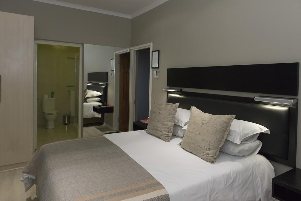 The Suburban Guest House Bloemfontein Rom bilde