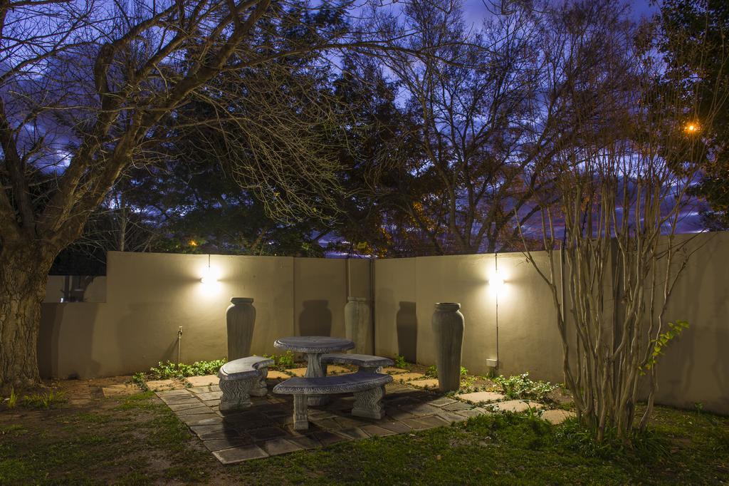 The Suburban Guest House Bloemfontein Eksteriør bilde