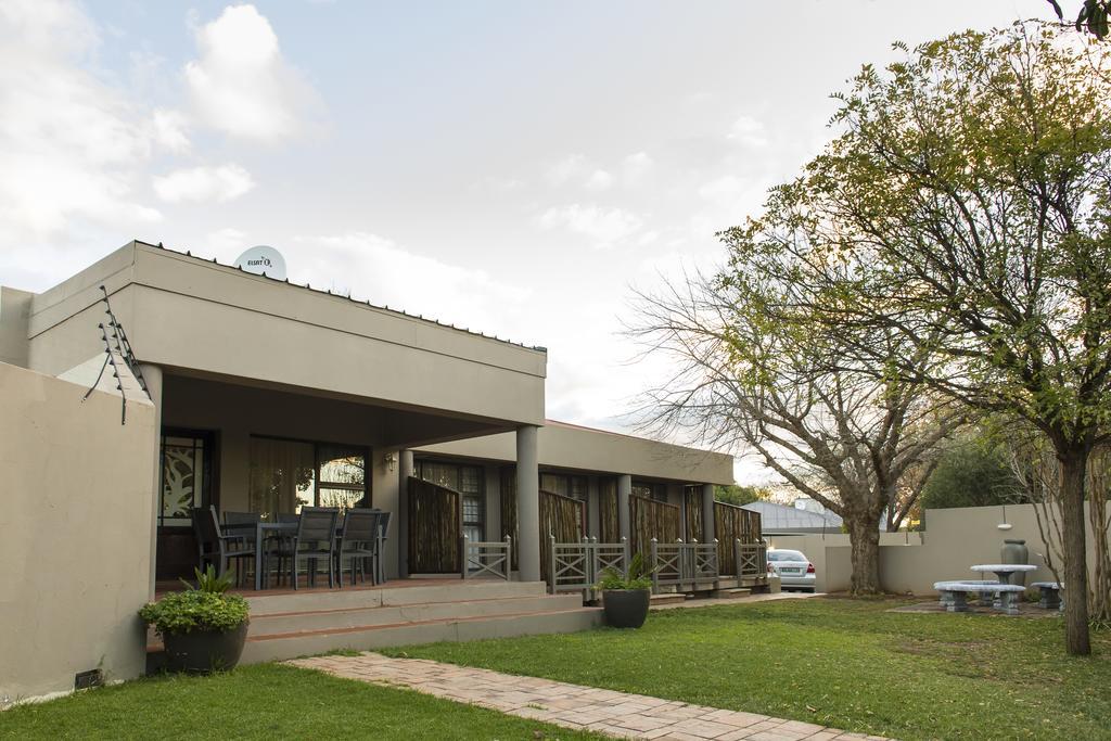 The Suburban Guest House Bloemfontein Eksteriør bilde