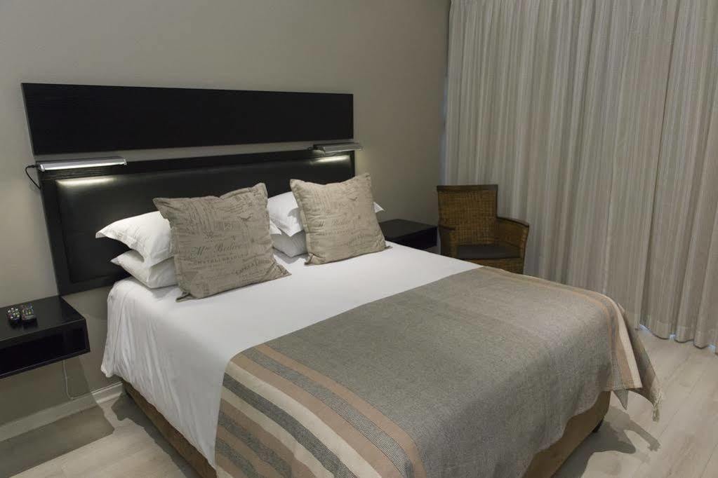 The Suburban Guest House Bloemfontein Eksteriør bilde